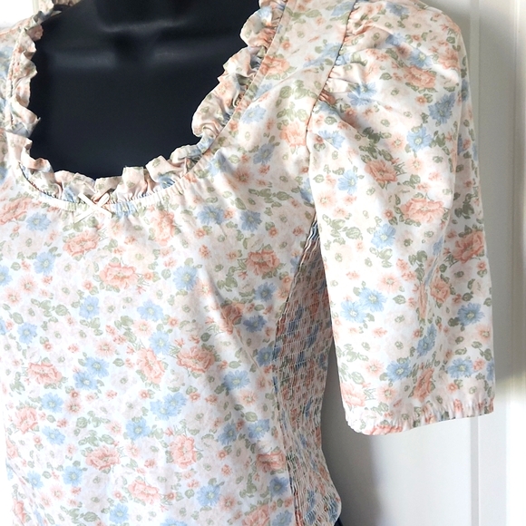 Levi's Peasant Crop Top - Picture 5 of 14